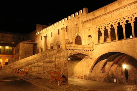Palazzo dei Papi and Gothic Loggia at Night, Viterbo, Lazio, Italy Foto stock
