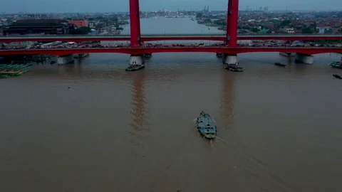 Palembang, 12 November 2021 Ampera Bridge. the bridge that connects the area acr Stock Footage