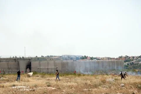Palestinian demonstration by the wall of separation Foto stock