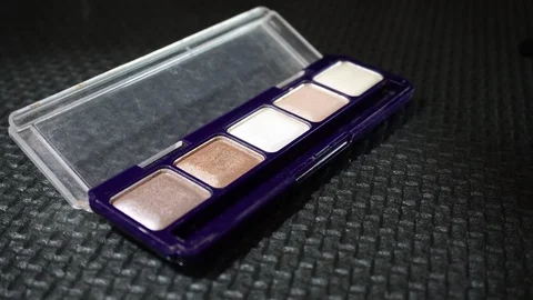 Palette with eyeshadow and makeup brushes, women's cosmetics. 스톡 동영상 112608032