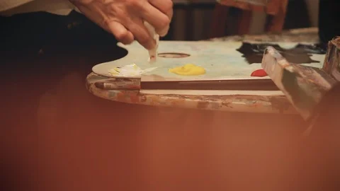Palette knife close up in use during art class Vídeo Stock 99998294