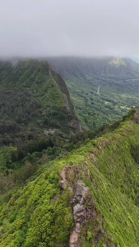 Pali Notches Koolau Range Oahu Video stock 325430580