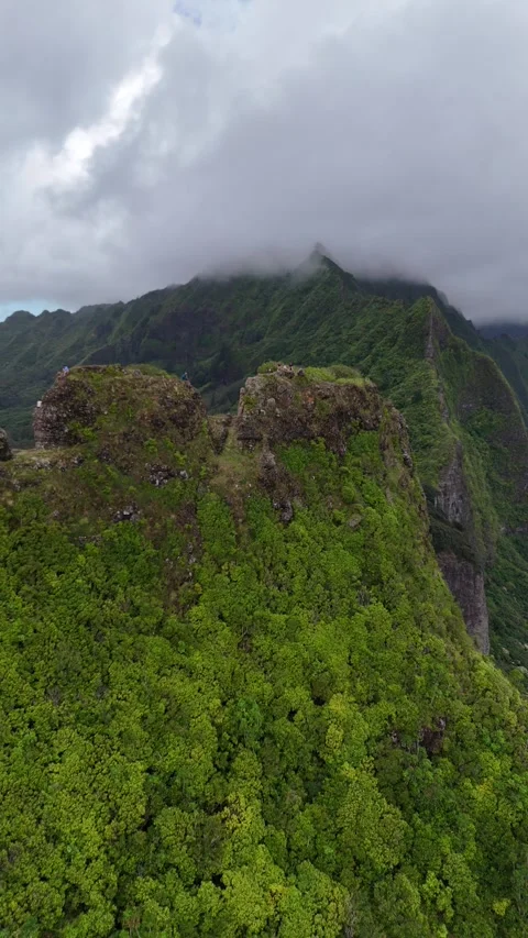 Pali Notches Koolau Range Oahu Video stock 325430886