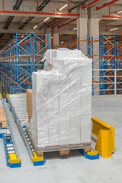 Pallet Boxes Gravity Flow Stock Photos