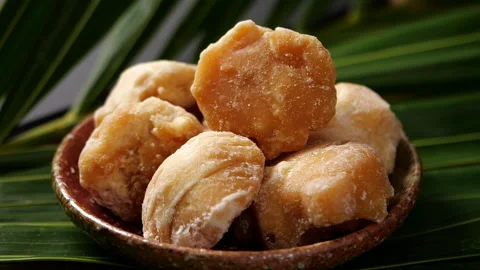 Palm sugar drop in slow motion Stock-Footage 141699226