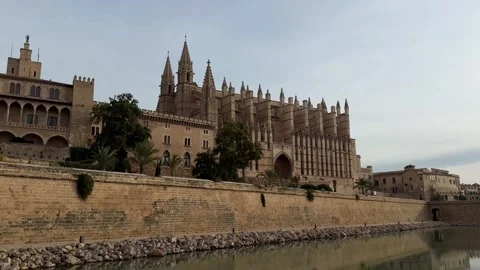 Palma Cathedral and Parc de la Mar at sunset, Mallorca, Spain Video stock 324886087
