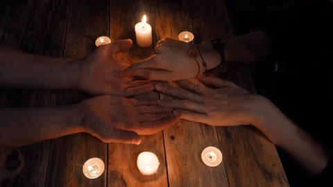 Palmistry concept. Fortune teller reading lines of good fortune on her hand, Vidéo 121963380