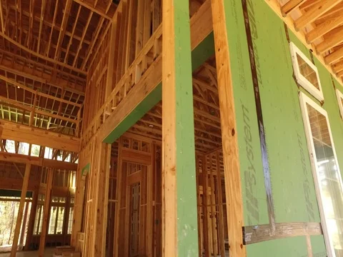 Pan across empty house frame 库存影片 78714106