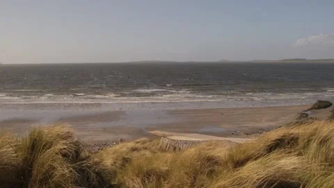 Pan across Irish beach line. 動画素材 201525868
