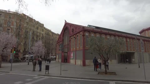 Pan across a placa in Barcelona Stock-Footage 274456756