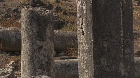 Pan across ruins of Arbel synagogue on Jesus Trail Video stock 86759708