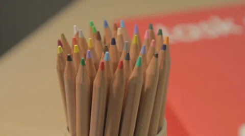 Pan Around Colored Pencils Vídeo Stock 39205208