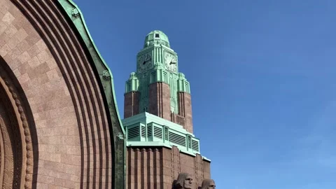 Pan of the art deco clock tower of the Helsinki Central Train Station 스톡 동영상 218339098