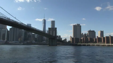 Pan of Brooklyn Bridge to lower Manhattan Stock Footage 33709427