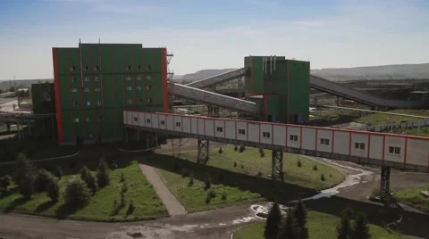 Pan of Coal processing factory Stock-Footage 47424064