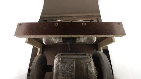 Pan of custom bench grinder self made based on soviet laundry machine engine Vidéo 106308408