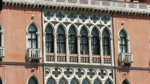 Pan down Venetian Gothic Palaces, Venice, Veneto, Italy Vídeo Stock 74340784