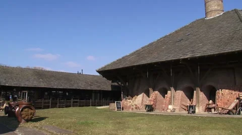Pan drying yard, drying shed + tilt up tall chimney single shaft zigzag kiln Vidéo 61563197