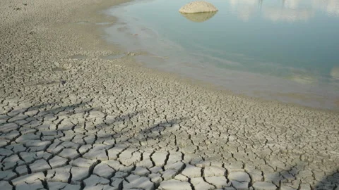 Pan. Extreme Drought Dries Up a Lake Bed in Just Two Weeks Stock Footage 344890825