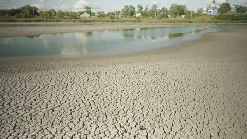 Pan. Extreme Drought Dries Up a Lake Bed in Just Two Weeks Stock Footage 344890881
