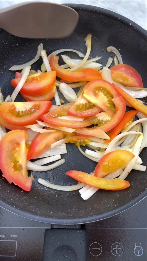 Pan frying veggies Stock Footage 286867334