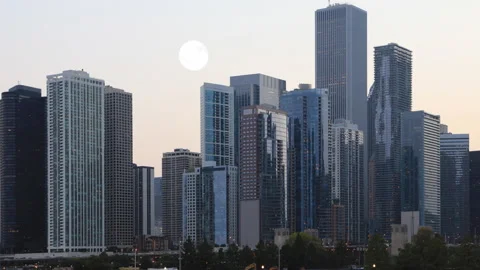 Pan of full moon rising over Chicago, Illinois, United States, exclusive time Stock Footage 171414978