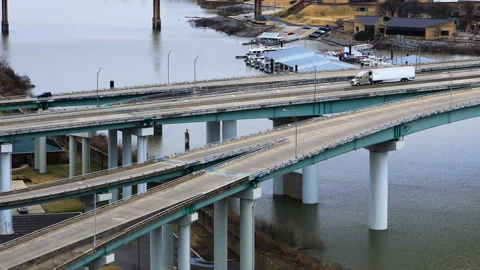 Pan Hernando DeSoto Bridge over Mississippi R. Memphis, exclusive timelapse 4K Stock Footage 170775389