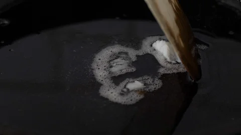 Pan-lard-spoon-1-slow Stock Footage 101582711
