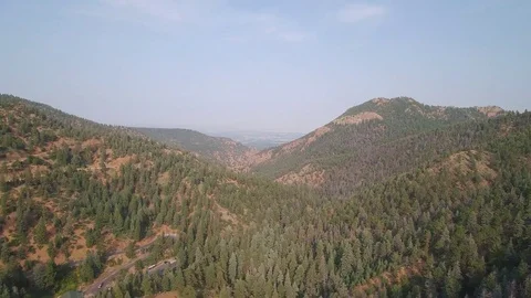 Pan left mountain road 스톡 동영상 84957003