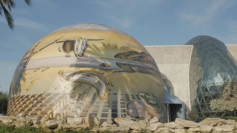 Pan left to right. Dali Museum  and Geodesic Dome at the Dali Museum. Editorial Stock Footage 270499415