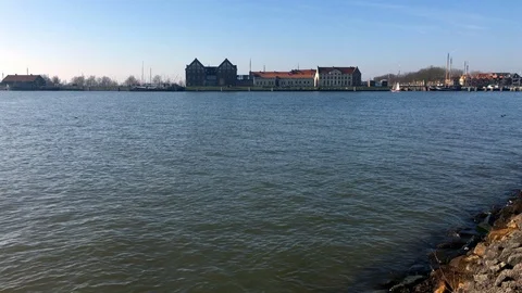 Pan left to right over the harbour of Hoorn. 스톡 동영상 103549090