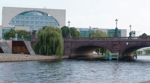 Pan left to right real time shot of the Bridge over Spree river in Berlin 스톡 동영상 67800202
