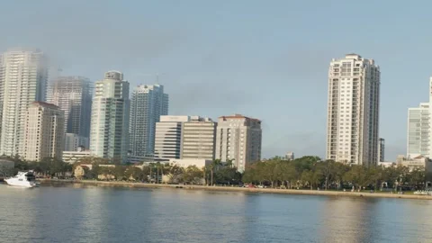 Pan left to right. View west across Vinoy Yacht Basin Marina in St. Petersburg, Stock Footage 293931723