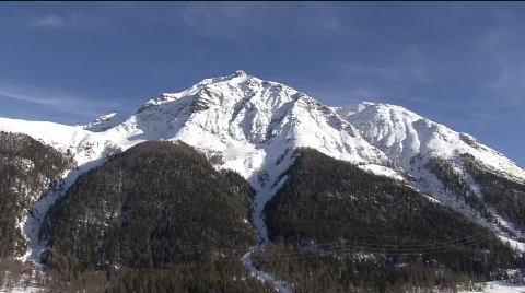 Pan madulain Stock Footage 537898