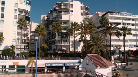 Pan of Marbella seafront Vidéo 29774953