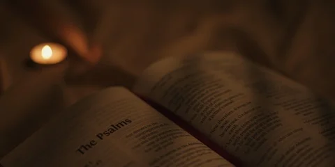 Pan over bible verse Stock Footage 126077522