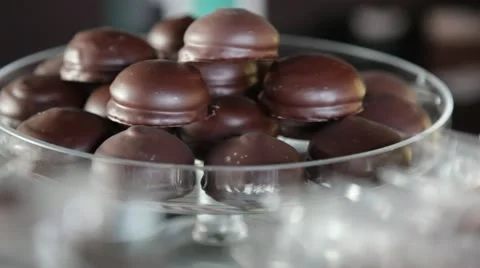 Pan over delicious marchmallows Video stock 20443958