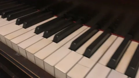 Pan Over Piano Keys Vídeo Stock 100800283