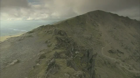 Pan over Welsh Mountain Side, Crib Goch, Snowdonia. Video stock 37163157