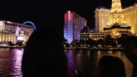 Pan up to Paris hotel Eiffel Tower, Las Vegas Vídeo Stock 62341742