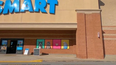 Pan in to the PetSmart building sign Stock Footage 143442467