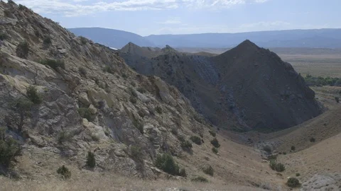 Pan Right Dinosaur Track Trails Landscape Utah 스톡 동영상 121590688