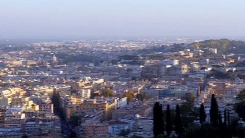 Pan from right to left over the Rome skyline 動画素材 81259024