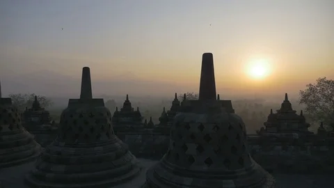Pan shot of Borobodur temple 動画素材 90449644