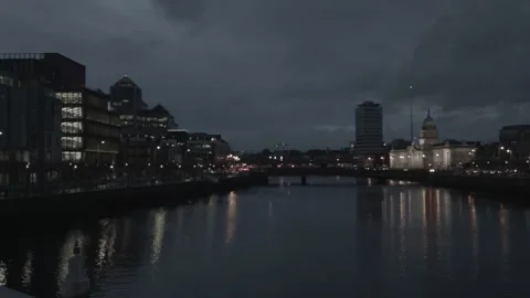 Pan Shot of Dublin on Winter Evening over River Liffey 動画素材 143557186