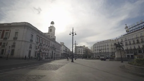 Pan shot of empty Puerta del Sol in Madrid Stock Footage 127607362