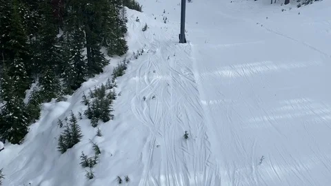 Pan Up Ski Lift 動画素材 122093990