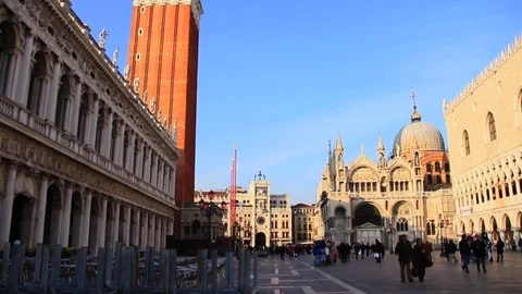 Pan of St Mark's Square - Venice, Italy Stock-Footage 84294154