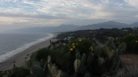 Pan to Sunset over Ocean 動画素材 46667672