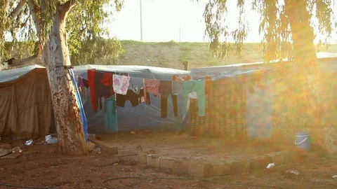 Pan To Syrian Refugees Camp Vidéo 76724607